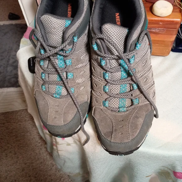Merrell Gray and Teal Women's Shoes - Picture 2 of 5